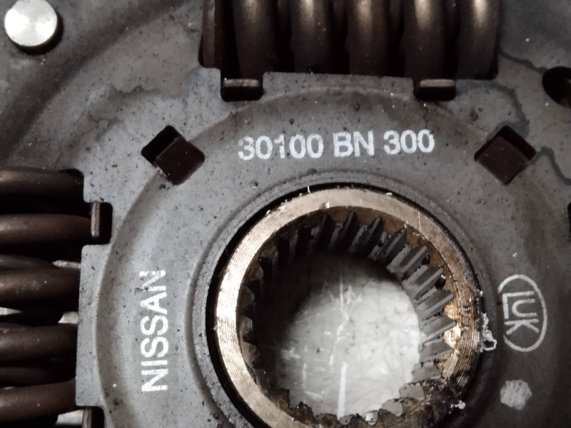 Recambio de kit embrague para nissan almera tino (v10m) referencia OEM IAM 30100BN300  