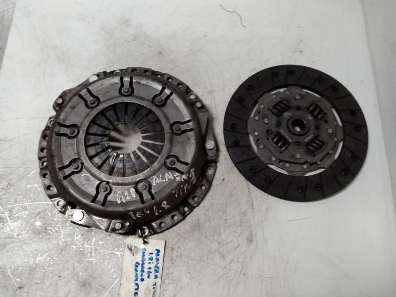 Recambio de kit embrague para nissan almera tino (v10m) básico referencia OEM IAM 301002F205  