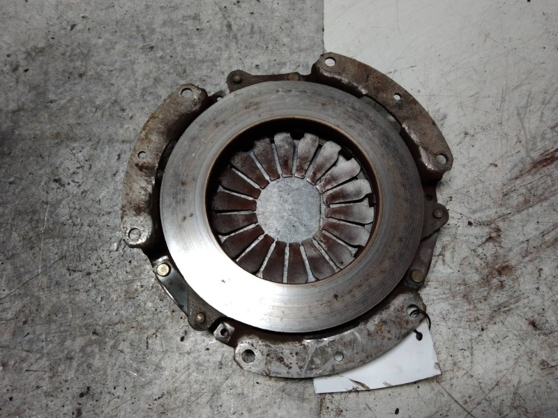 Recambio de kit embrague para nissan serena (c23m) 2.3 invitation d referencia OEM IAM 300748001  