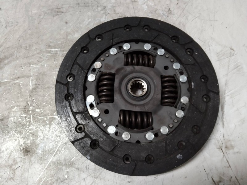 Recambio de kit embrague para opel astra h berlina referencia OEM IAM 9223223  