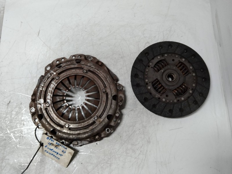 Recambio de kit embrague para opel vectra b berlina básico referencia OEM IAM   