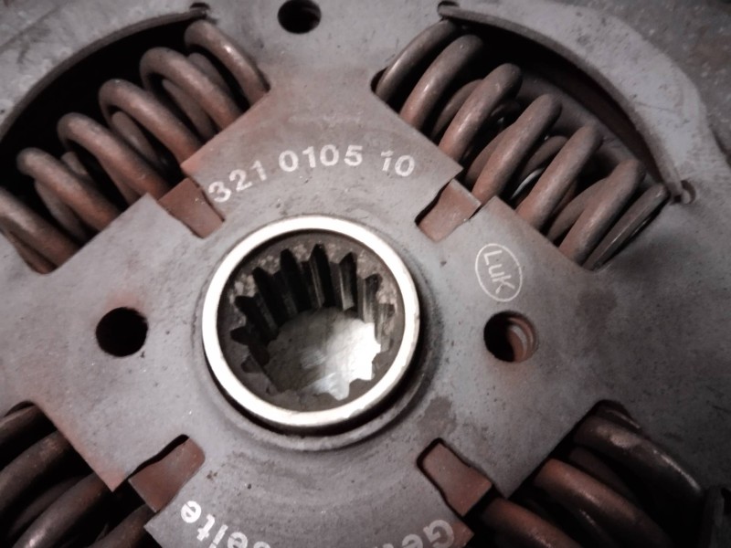 Recambio de kit embrague para opel zafira b referencia OEM IAM 321010510  