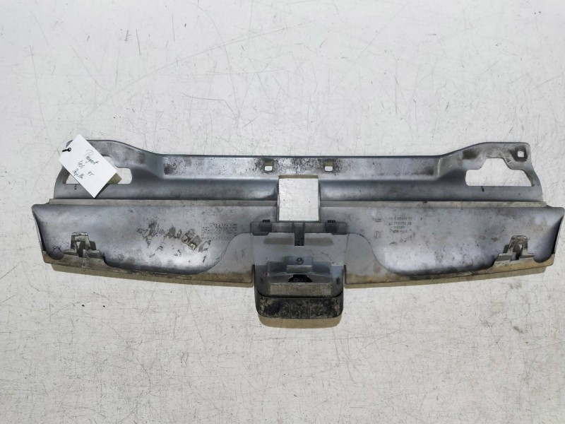 Recambio de rejilla delantera para peugeot 406 berlina (s1/s2) 1.9 turbodiesel cat referencia OEM IAM   