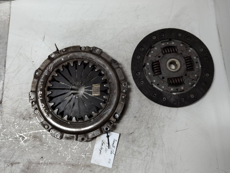 Recambio de kit embrague para renault clio ii fase ii (b/cb0) referencia OEM IAM 8200495511  
