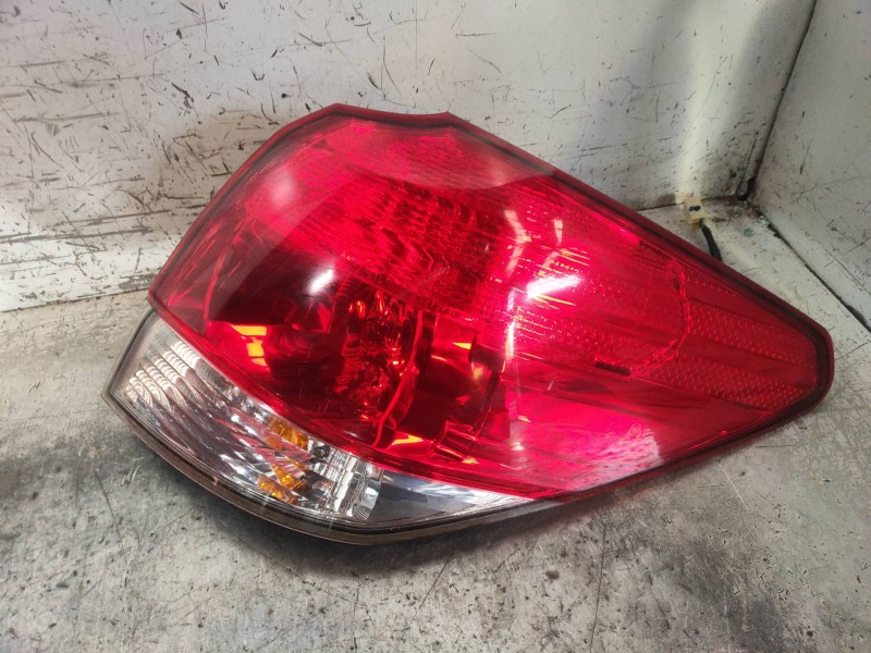 Recambio de piloto trasero derecho para subaru legacy lim. b14 limited referencia OEM IAM   