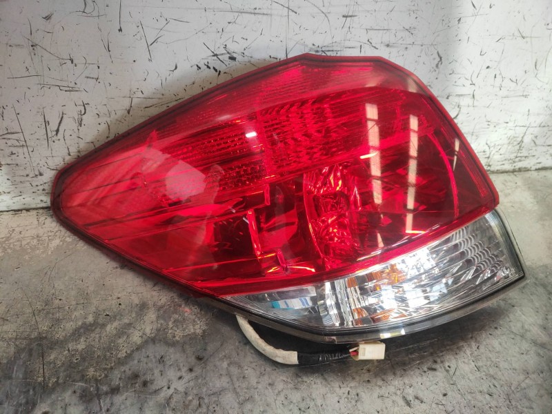 Recambio de piloto trasero izquierdo para subaru legacy lim. b14 limited referencia OEM IAM   