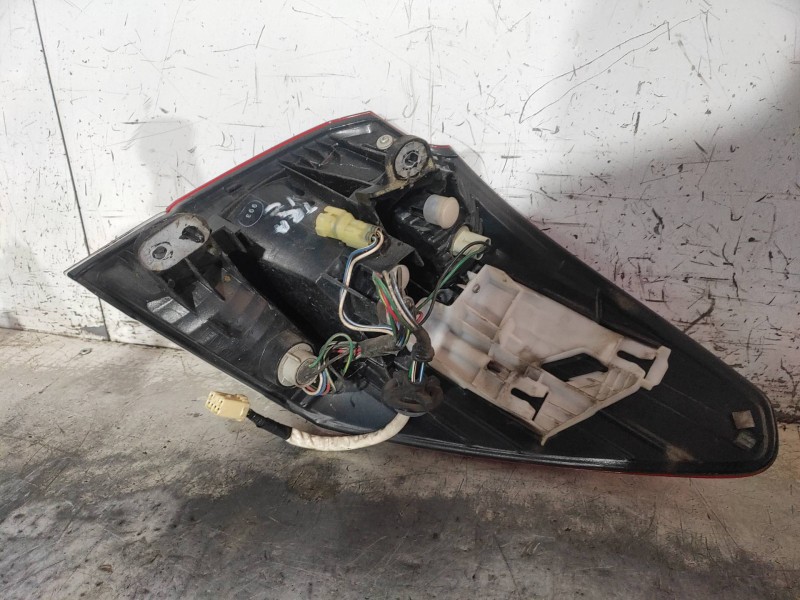 Recambio de piloto trasero izquierdo para subaru legacy lim. b14 limited referencia OEM IAM   