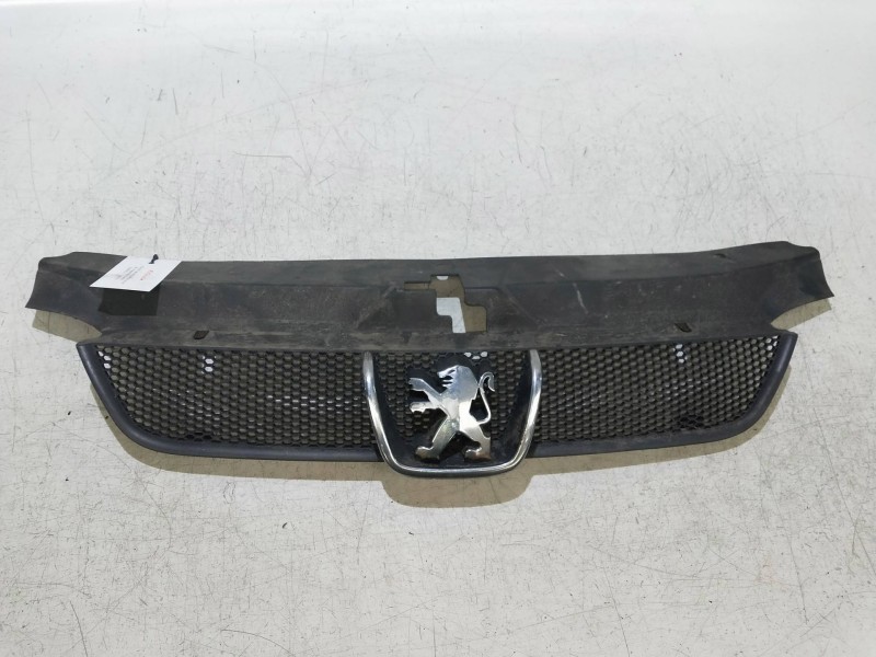 Recambio de rejilla delantera para peugeot 406 berlina (s1/s2) st referencia OEM IAM   