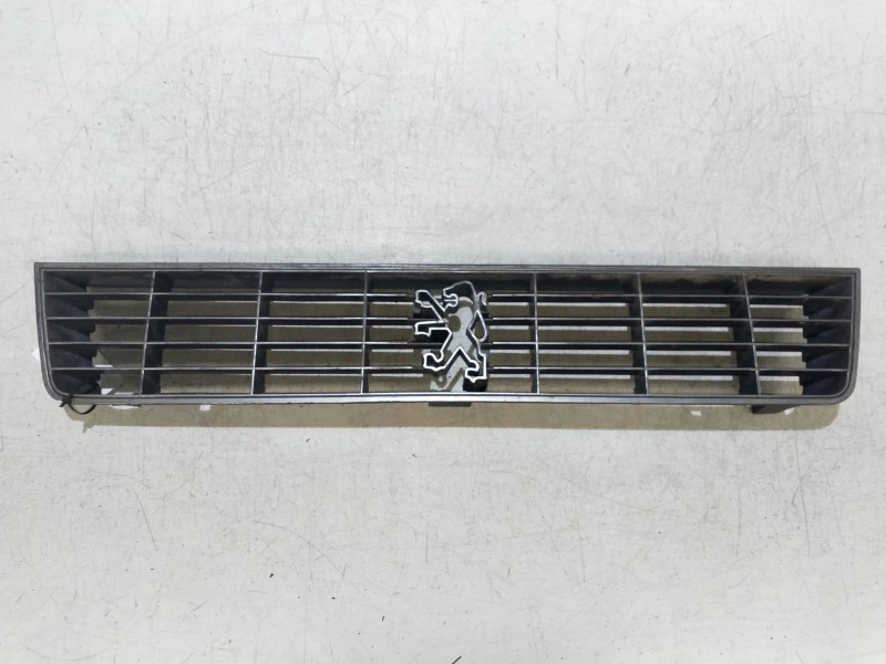 Recambio de rejilla delantera para peugeot 505 berlina 2.3 turbodiesel referencia OEM IAM   