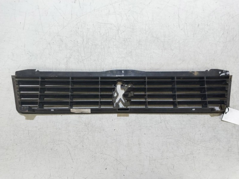 Recambio de rejilla delantera para peugeot 505 berlina 2.3 turbodiesel referencia OEM IAM   