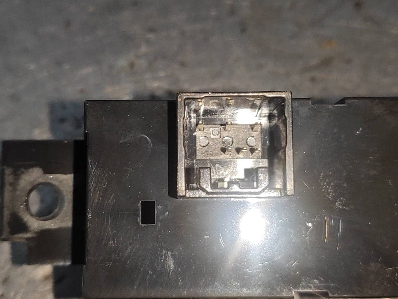 Recambio de pantalla multifuncion para subaru legacy lim. b14 limited referencia OEM IAM 85261AJ051  