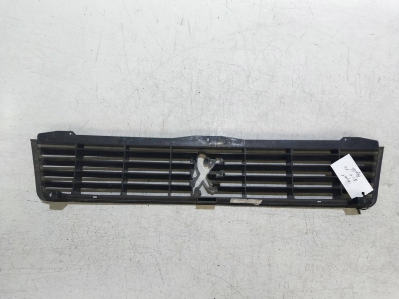 Recambio de rejilla delantera para peugeot 505 berlina 2.0 cat referencia OEM IAM   