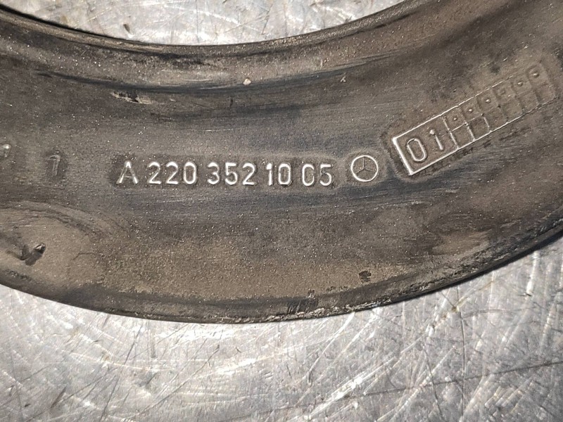 Recambio de brazo suspension superior trasero izquierdo para mercedes clase cl (w215) coupe 600 (215.378) referencia OEM IAM A22