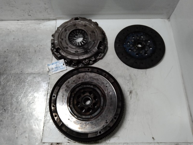 Recambio de kit embrague para ssangyong actyon 200 xdi referencia OEM IAM   