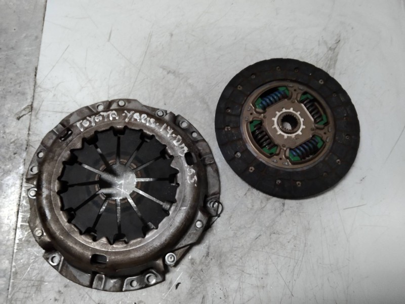 Recambio de kit embrague para toyota yaris 1.4 turbodiesel cat referencia OEM IAM   