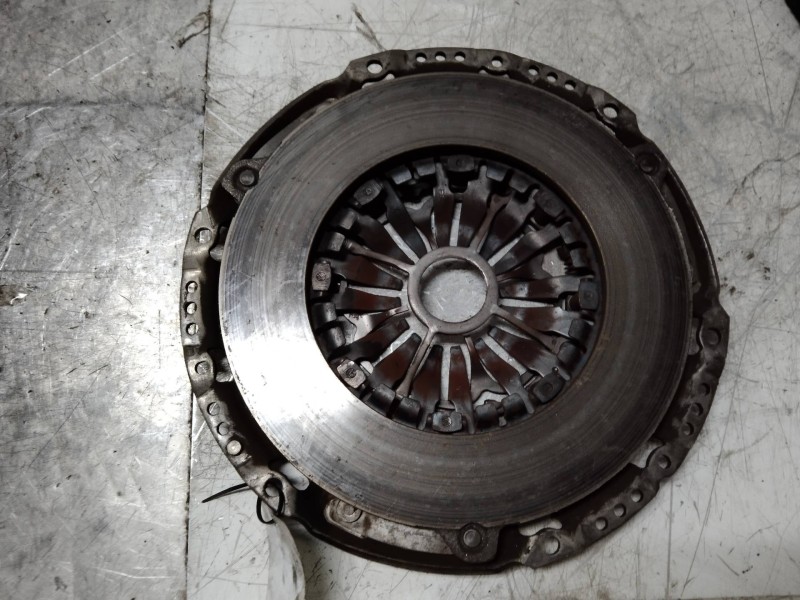 Recambio de kit embrague para toyota corolla verso (r1) 2.2 turbodiesel cat referencia OEM IAM 3125005120  