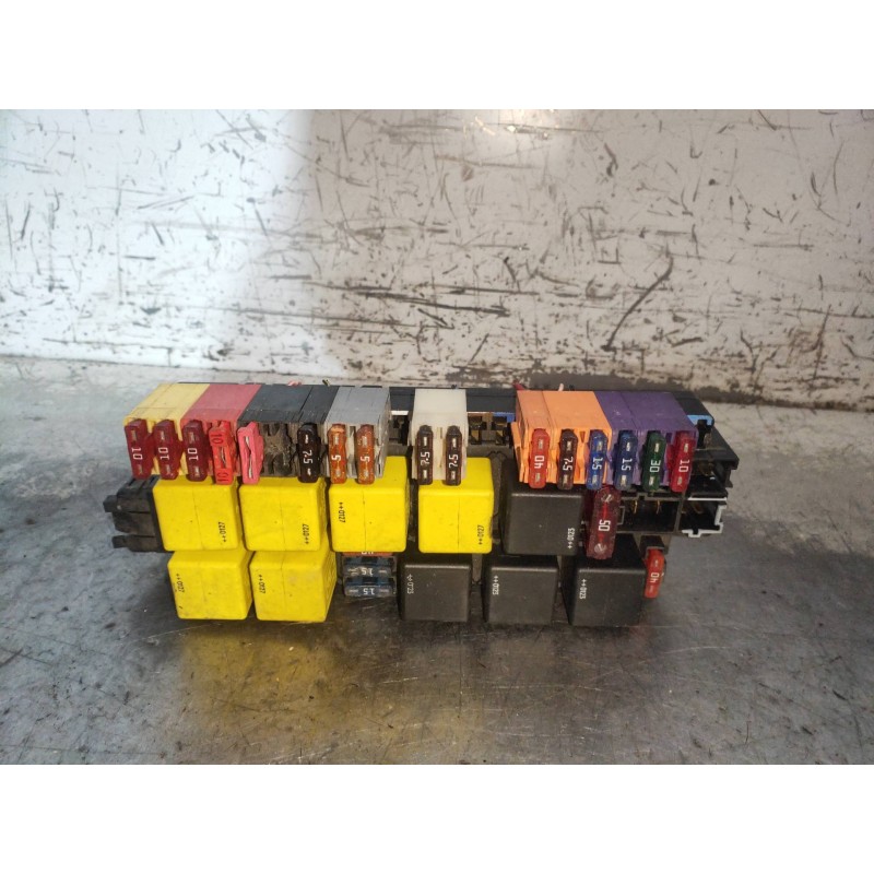 Recambio de caja reles / fusibles para mercedes clase cl (w215) coupe 600 (215.378) referencia OEM IAM A0295450432 05045114 