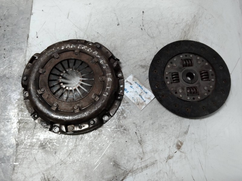 Recambio de kit embrague para volkswagen santana (327) cx referencia OEM IAM   