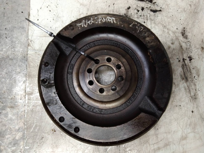 Recambio de volante motor para volkswagen t4 transporter/furgoneta (mod. 1991) caja cerrada referencia OEM IAM   