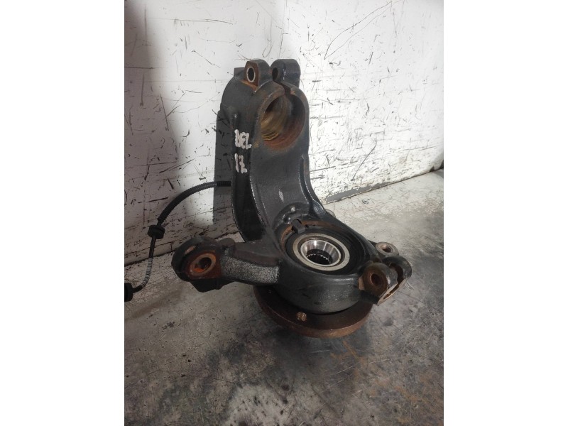 Recambio de mangueta delantera izquierda para peugeot 208 style referencia OEM IAM   