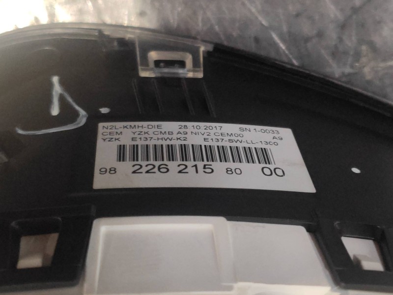 Recambio de cuadro instrumentos para peugeot 208 style referencia OEM IAM 9822621580  