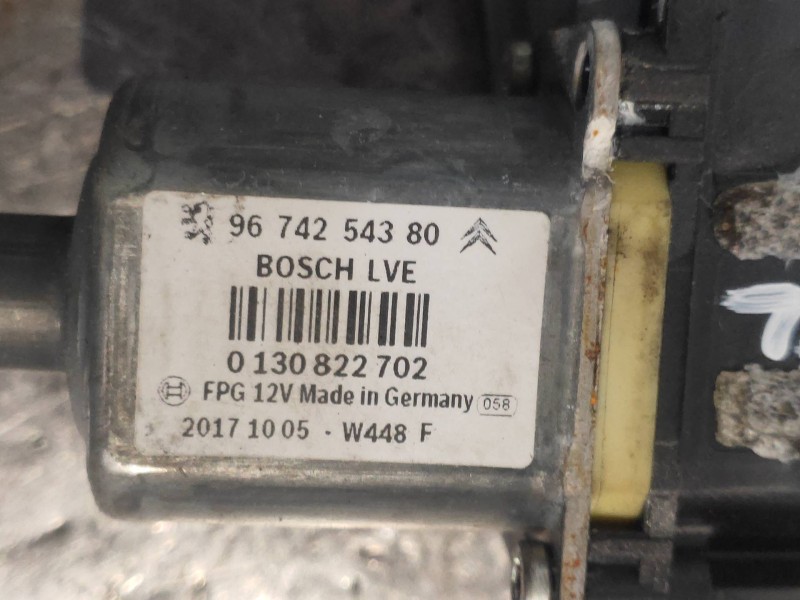 Recambio de elevalunas delantero izquierdo para peugeot 208 style referencia OEM IAM 9673154380 5P 37223000 0130822702 967425438