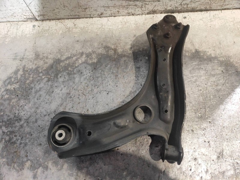 Recambio de brazo suspension inferior delantero derecho para volkswagen polo (6c1) fresh bluemotion referencia OEM IAM 6R0407152