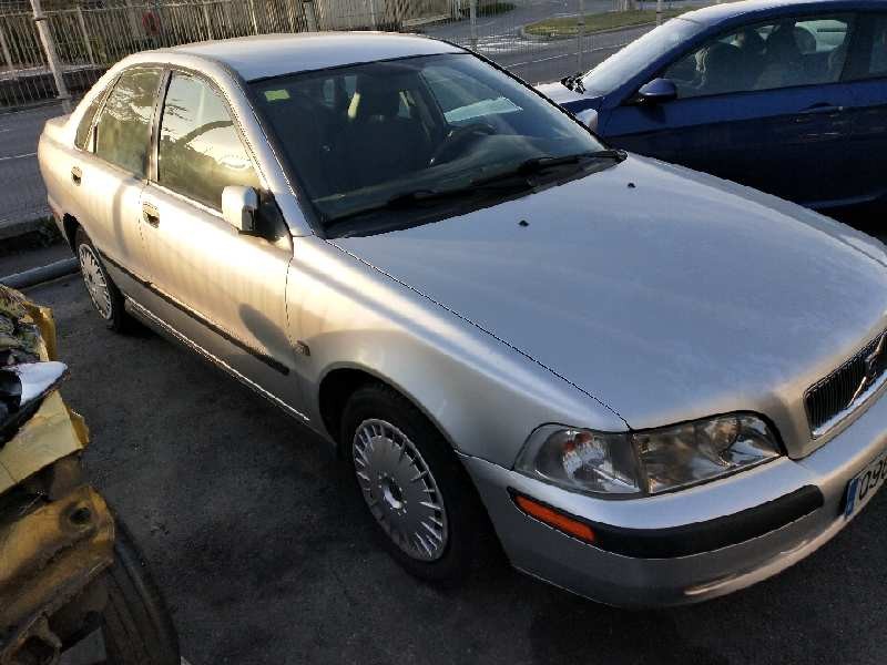 volvo s40 berlina del año 2002