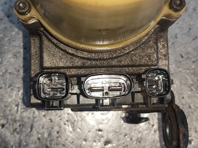 Recambio de bomba direccion para mazda 5 berl. (cr) 1.8 active referencia OEM IAM YJF299000020A  