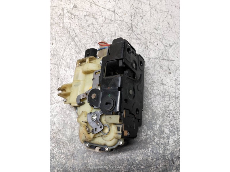 Recambio de motor cierre centralizado trasero izquierdo para skoda superb (3u4) classic referencia OEM IAM   4P