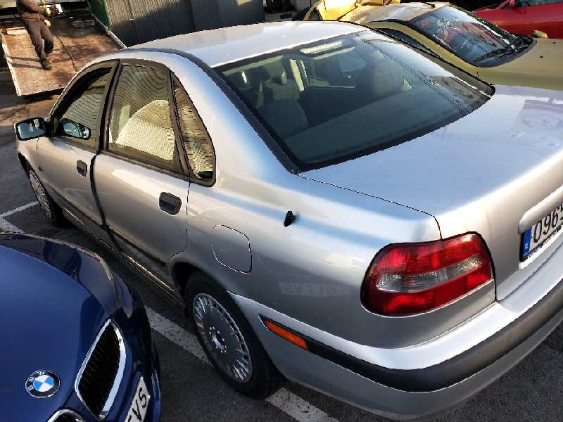 volvo s40 berlina del año 2002