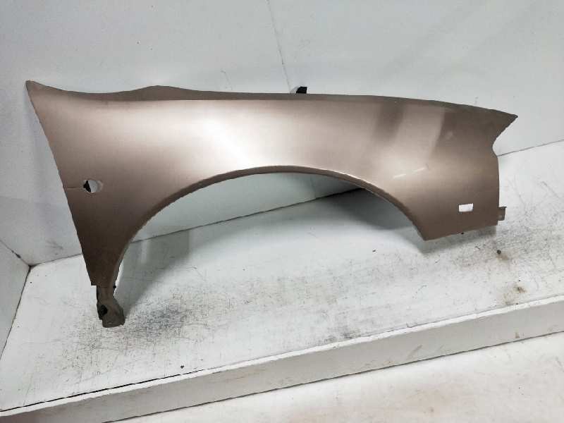 Recambio de aleta delantera derecha para chrysler 300 m (lr) 3.5 cat referencia OEM IAM   