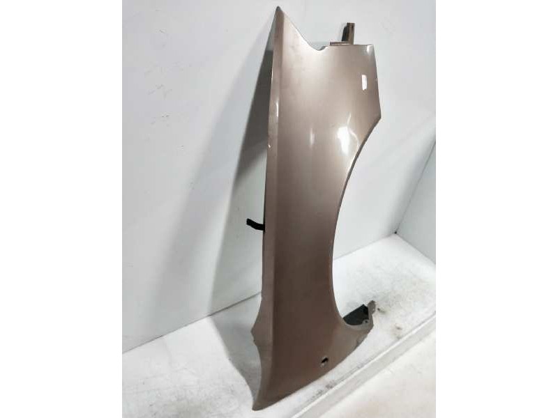 Recambio de aleta delantera derecha para chrysler 300 m (lr) 3.5 cat referencia OEM IAM   