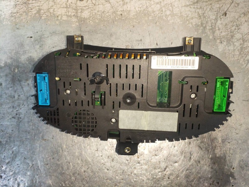 Recambio de cuadro instrumentos para audi a2 (8z) 1.4 referencia OEM IAM 110080020002  
