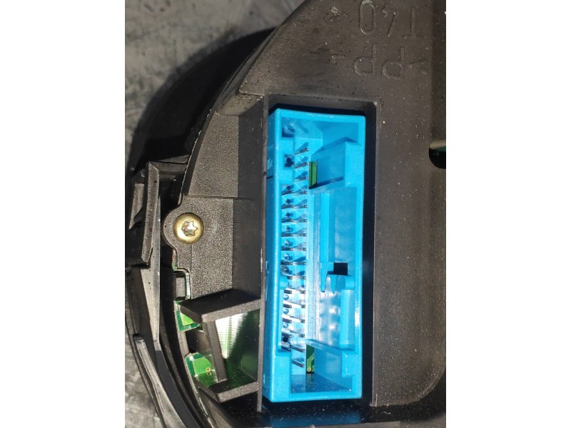 Recambio de cuadro instrumentos para audi a2 (8z) 1.4 referencia OEM IAM 110080020002  