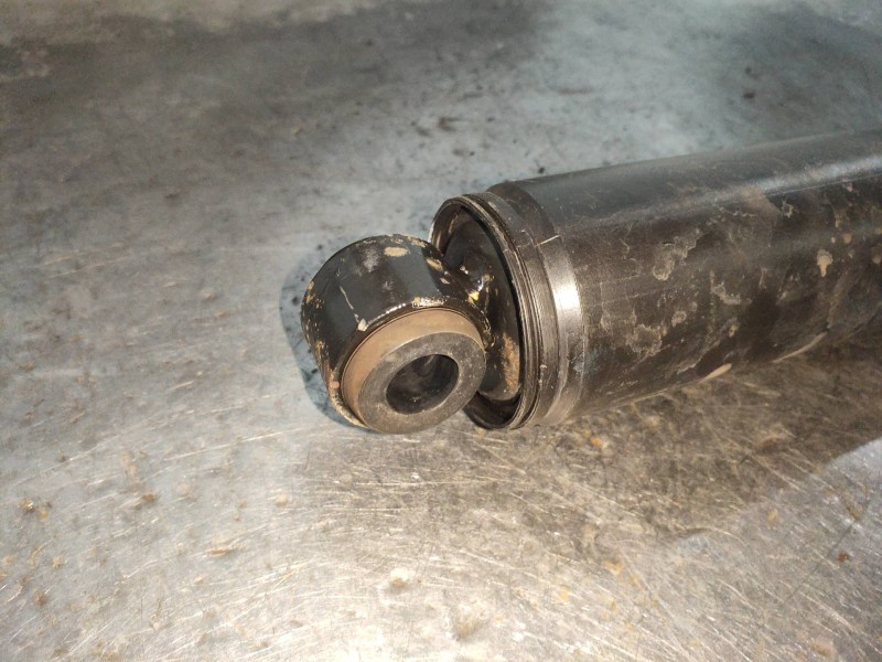 Recambio de amortiguador trasero derecho para nissan nv 200 (m20) evalia premium referencia OEM IAM 56210BJ00A  