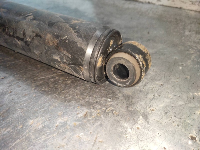 Recambio de amortiguador trasero izquierdo para nissan nv 200 (m20) evalia premium referencia OEM IAM 56210BJ00A  