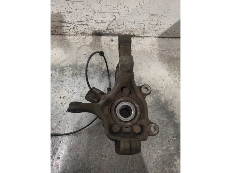 Recambio de mangueta delantera izquierda para nissan nv 200 (m20) evalia premium referencia OEM IAM   