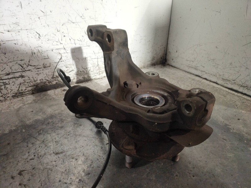 Recambio de mangueta delantera izquierda para nissan nv 200 (m20) evalia premium referencia OEM IAM   