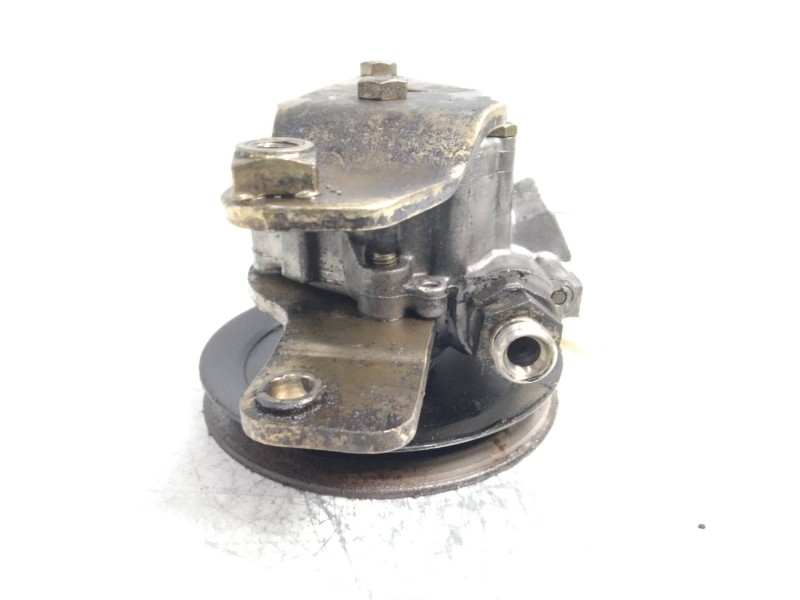 Recambio de bomba direccion para nissan trade 100 referencia OEM IAM 7692974118  