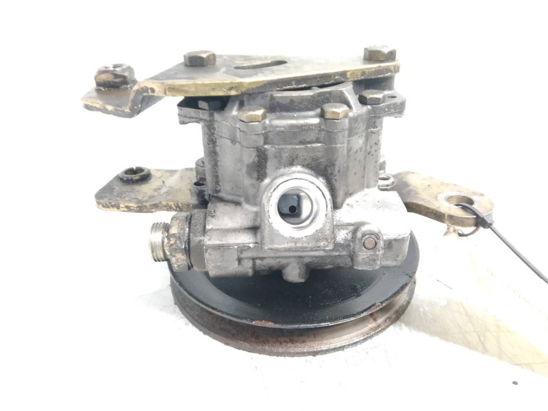 Recambio de bomba direccion para nissan trade 100 referencia OEM IAM 7692974118  