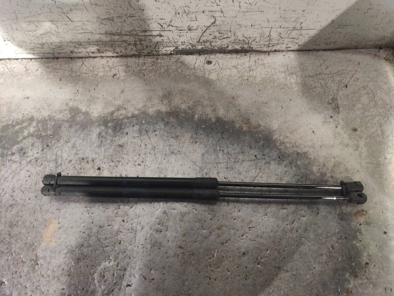 Recambio de amortiguadores maletero / porton para volkswagen polo (6r1) crosspolo referencia OEM IAM 6R6827550  