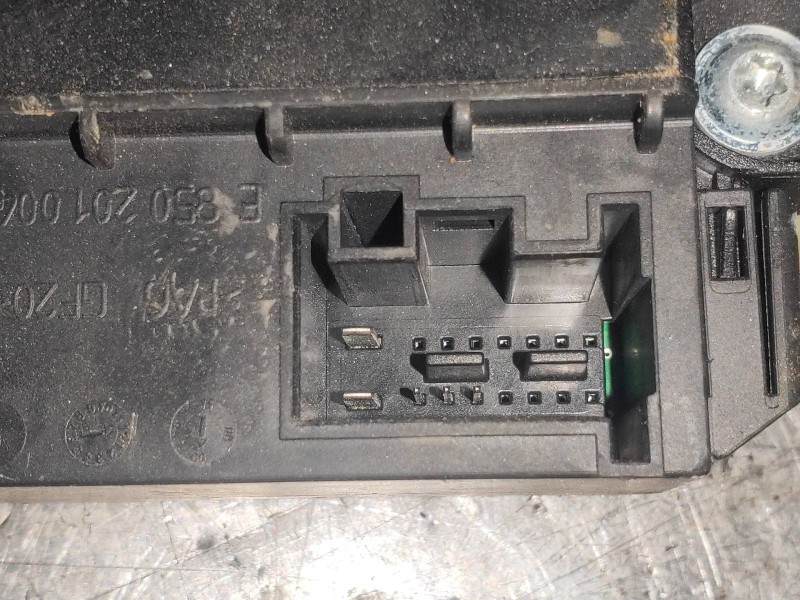 Recambio de elevalunas trasero izquierdo para volkswagen polo (6r1) crosspolo referencia OEM IAM 6R0959811F  