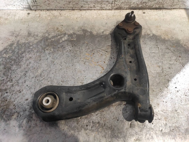 Recambio de brazo suspension inferior delantero izquierdo para volkswagen polo (6r1) crosspolo referencia OEM IAM   