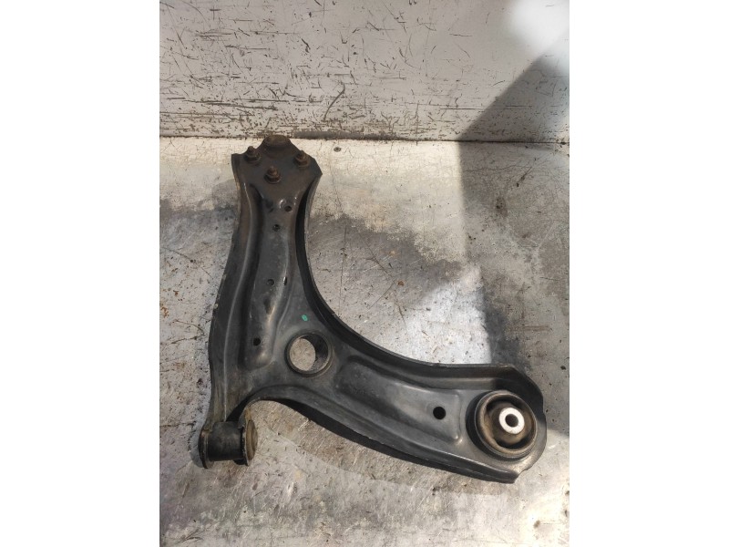 Recambio de brazo suspension inferior delantero izquierdo para volkswagen polo (6r1) crosspolo referencia OEM IAM   