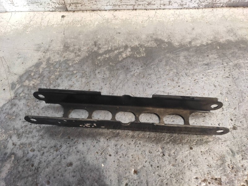 Recambio de brazo suspension superior trasero derecho para bmw serie 3 coupe (e92) 335i referencia OEM IAM 3332676347703  