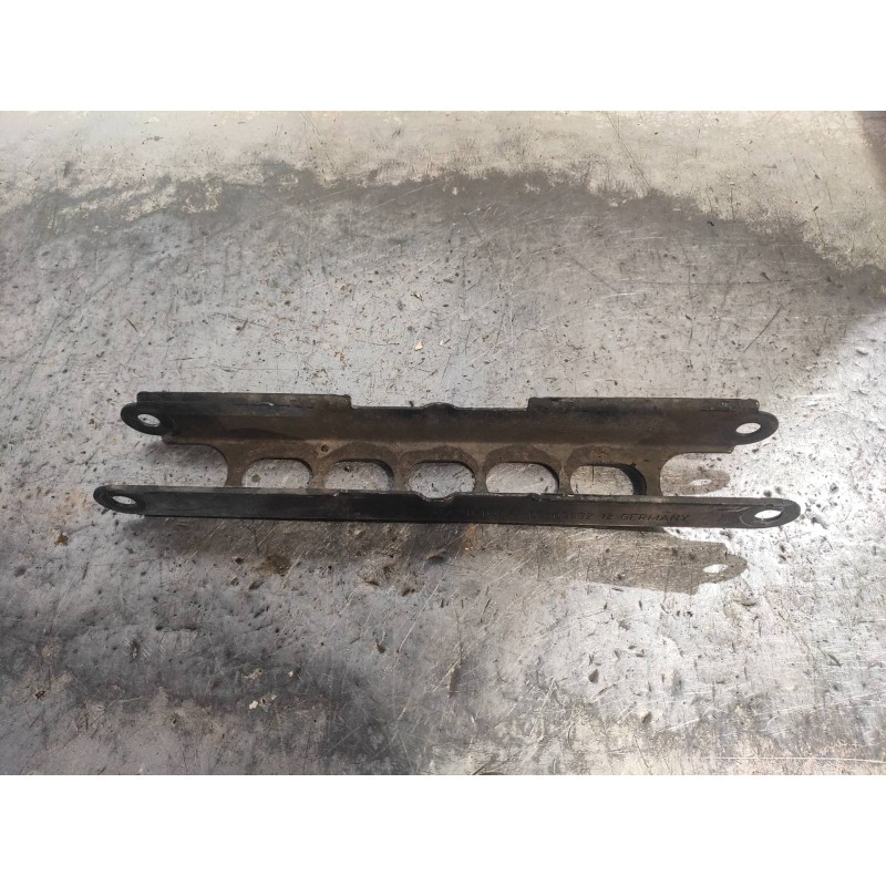 Recambio de brazo suspension superior trasero izquierdo para bmw serie 3 coupe (e92) 335i referencia OEM IAM 3332676347703  