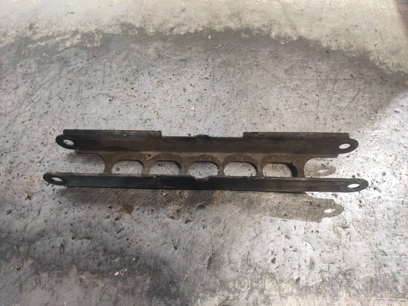 Recambio de brazo suspension superior trasero izquierdo para bmw serie 3 coupe (e92) 335i referencia OEM IAM 3332676347703  