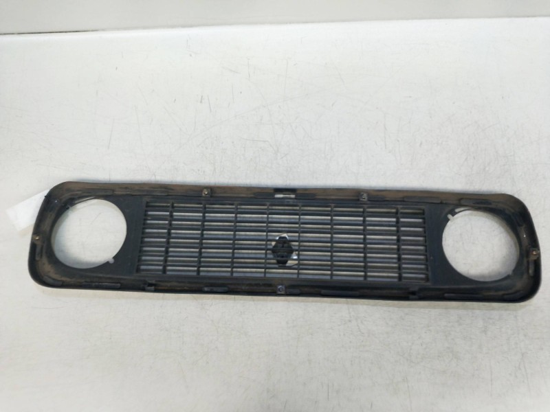 Recambio de rejilla delantera para renault 4 berlina/familiar/furgoneta 1.1 referencia OEM IAM   