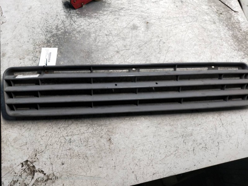 Recambio de rejilla delantera para iveco daily caja cerrada (1989 =>) 30-8 caja cerrada referencia OEM IAM   